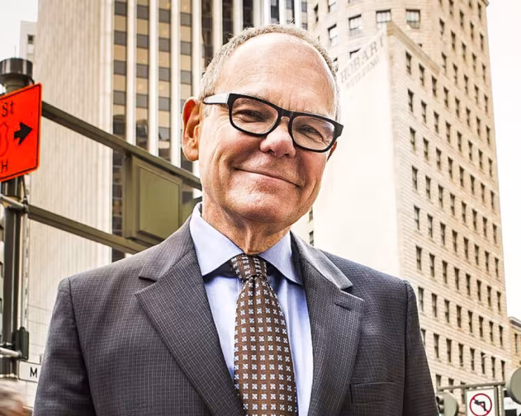  ดอน แท็ปสก๊อตต์ ( Don Tapscott ) นักคิดระดับแนวหน้าของโลกด้านเศรษฐกิจดิจิทัล (Digital Economy)